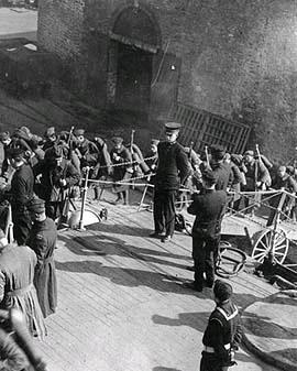 1786163313544_troops_boarding.jpg